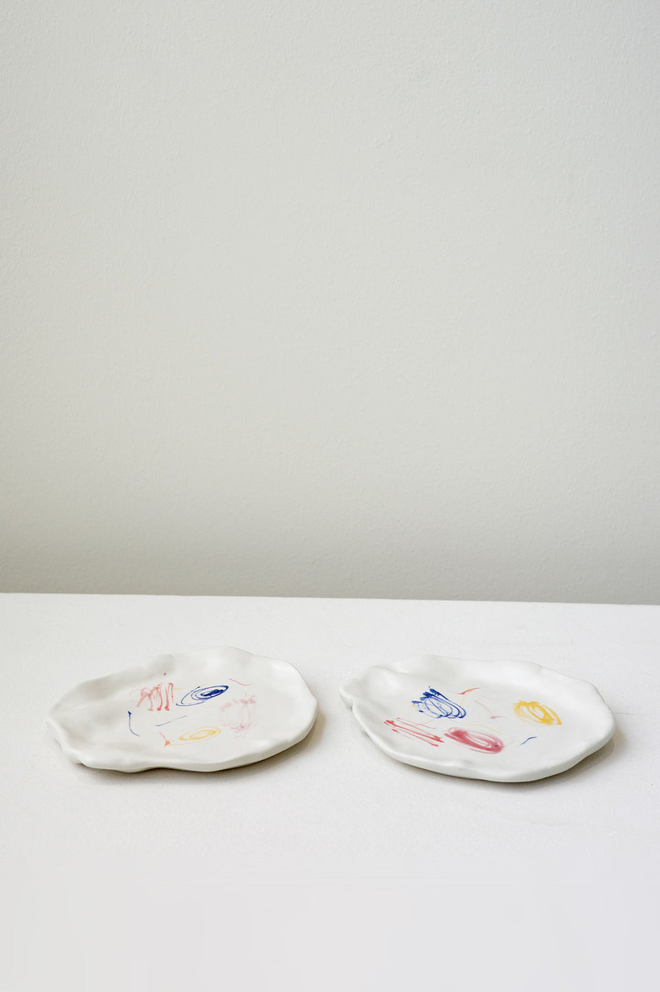Imparfait Le sous-verre principalement plat – Lot de 2 sous-verres blanc mat avec éclaboussures