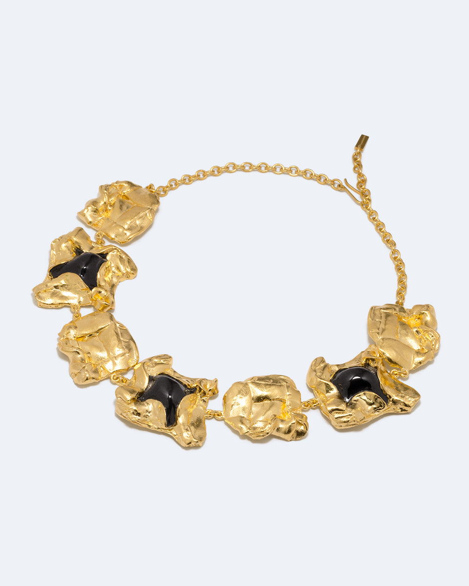 R2261 - Collier en résine noire et plaqué or
