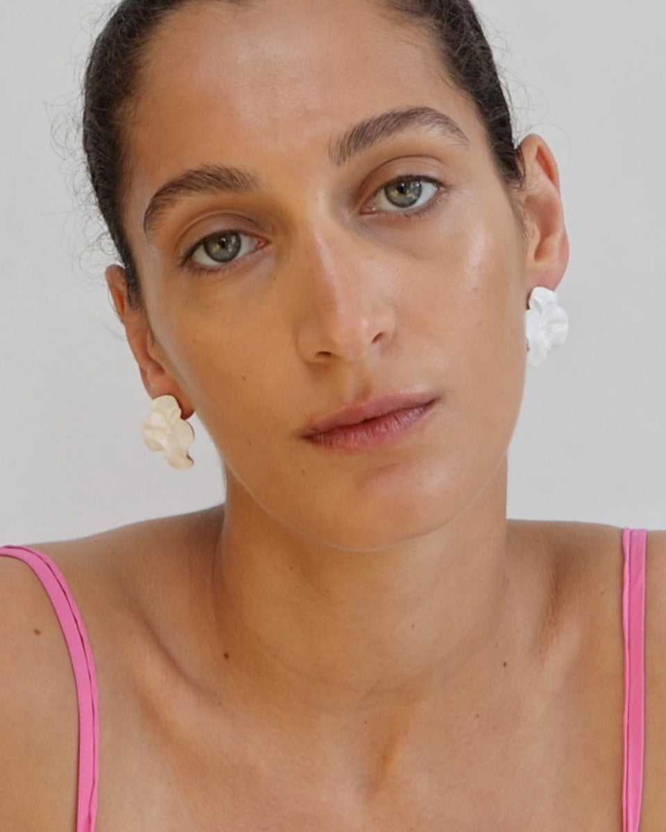 E07 - Boucles d'oreilles en émail blanc et argent recyclé