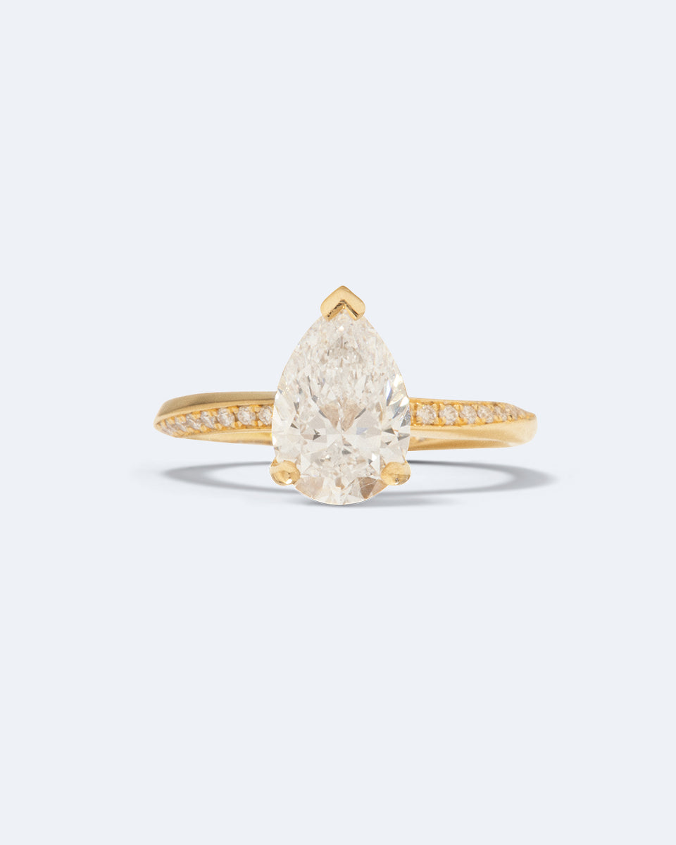 La Bague Solitaire Phases de la Lune - Solitaire Poire en Or Jaune 18 Carats