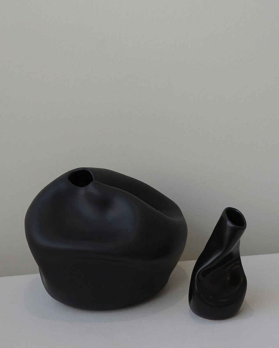 Compound - Vessel in Matte Black