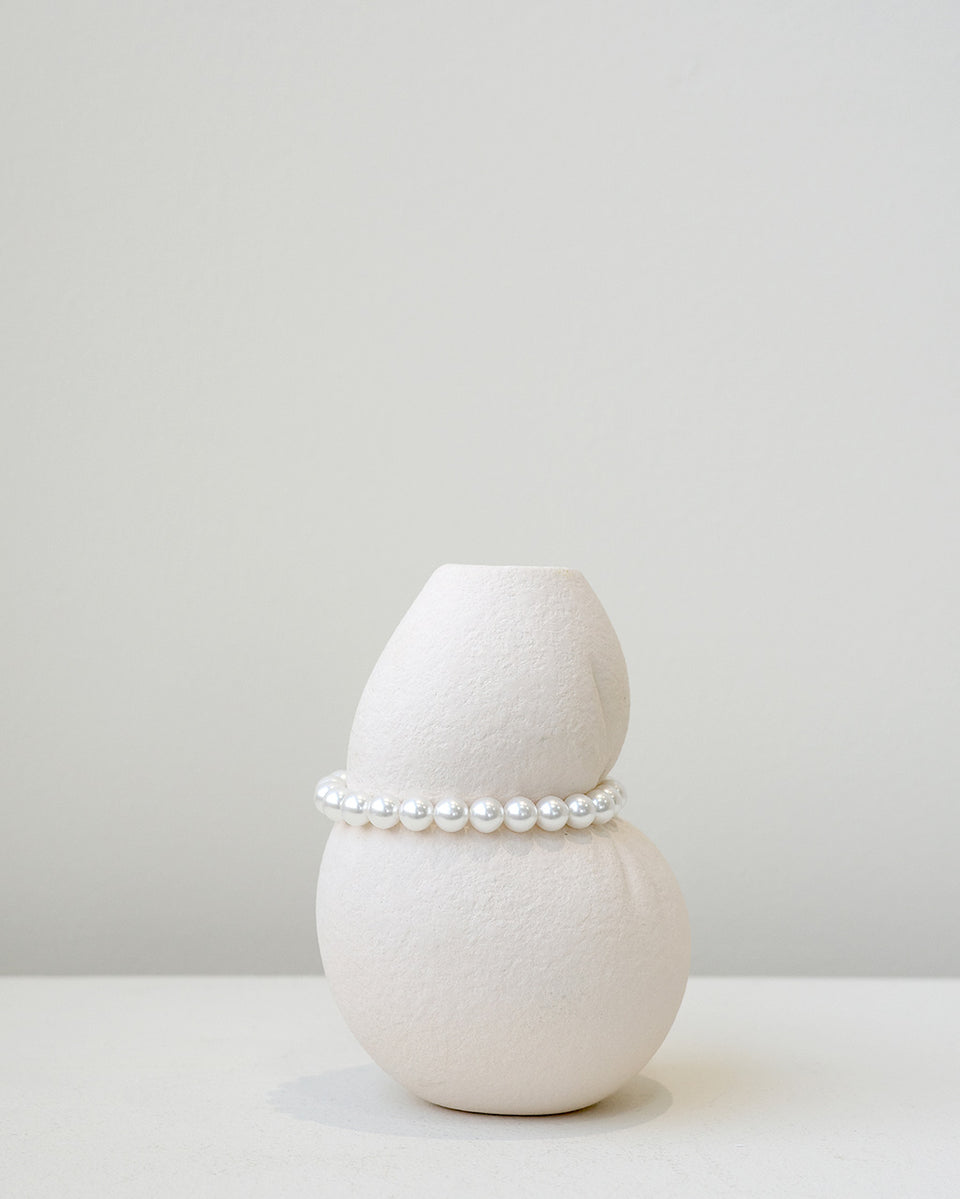 Squeezed - Small Vase in Textured Beige w/ Faux Pearls