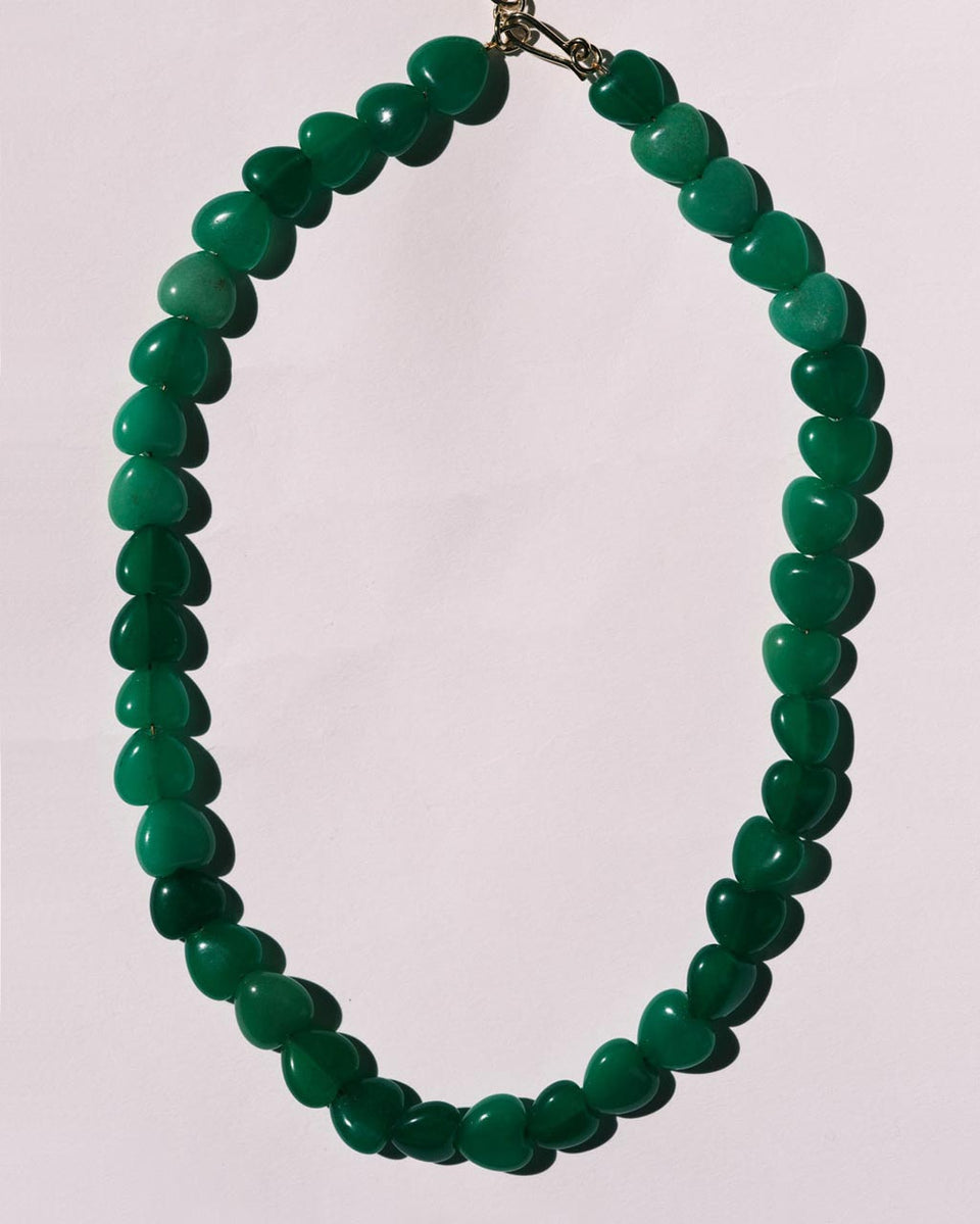 La fenêtre du cœur - Boucles d'oreilles en Vermeil d'or recyclé avec perle cœur verte et oxyde de zirconium