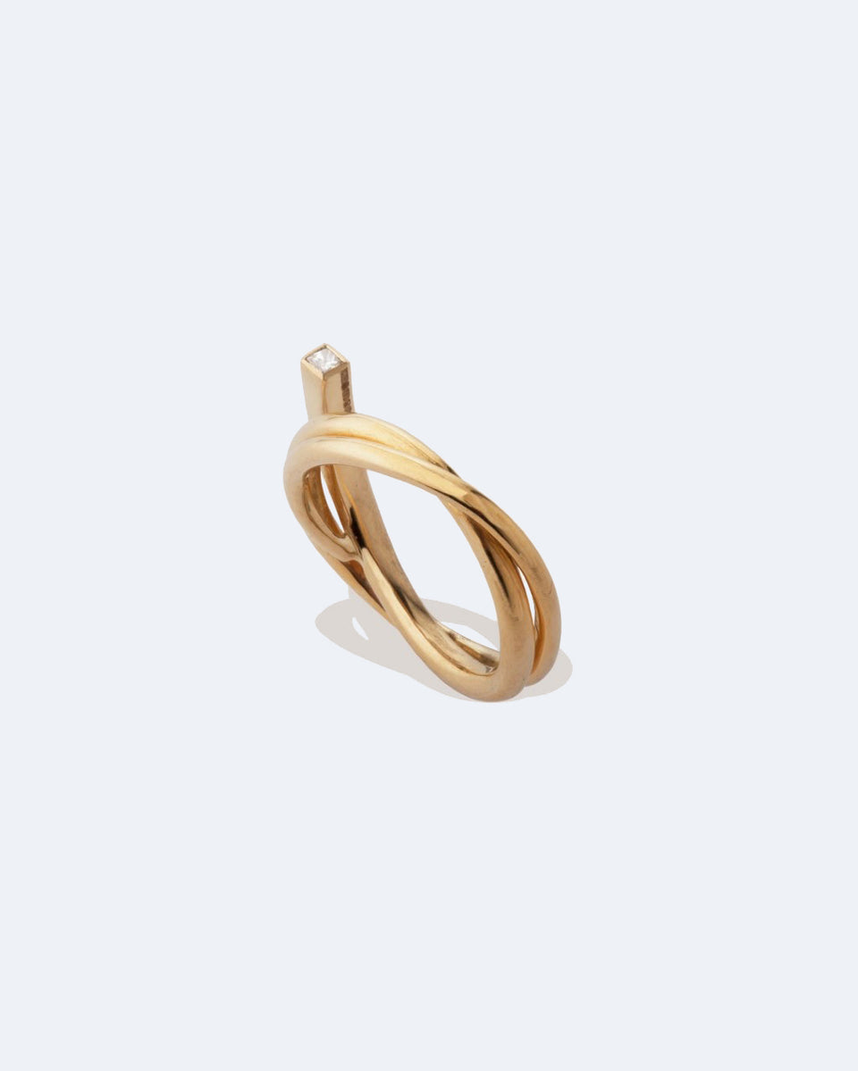 Archéologie de l'ère industrielle - Bague en or jaune 18 carats et diamants