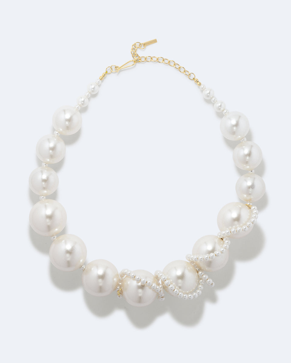 Le Collier Arcs de Lune – Plaqué Or et Perles