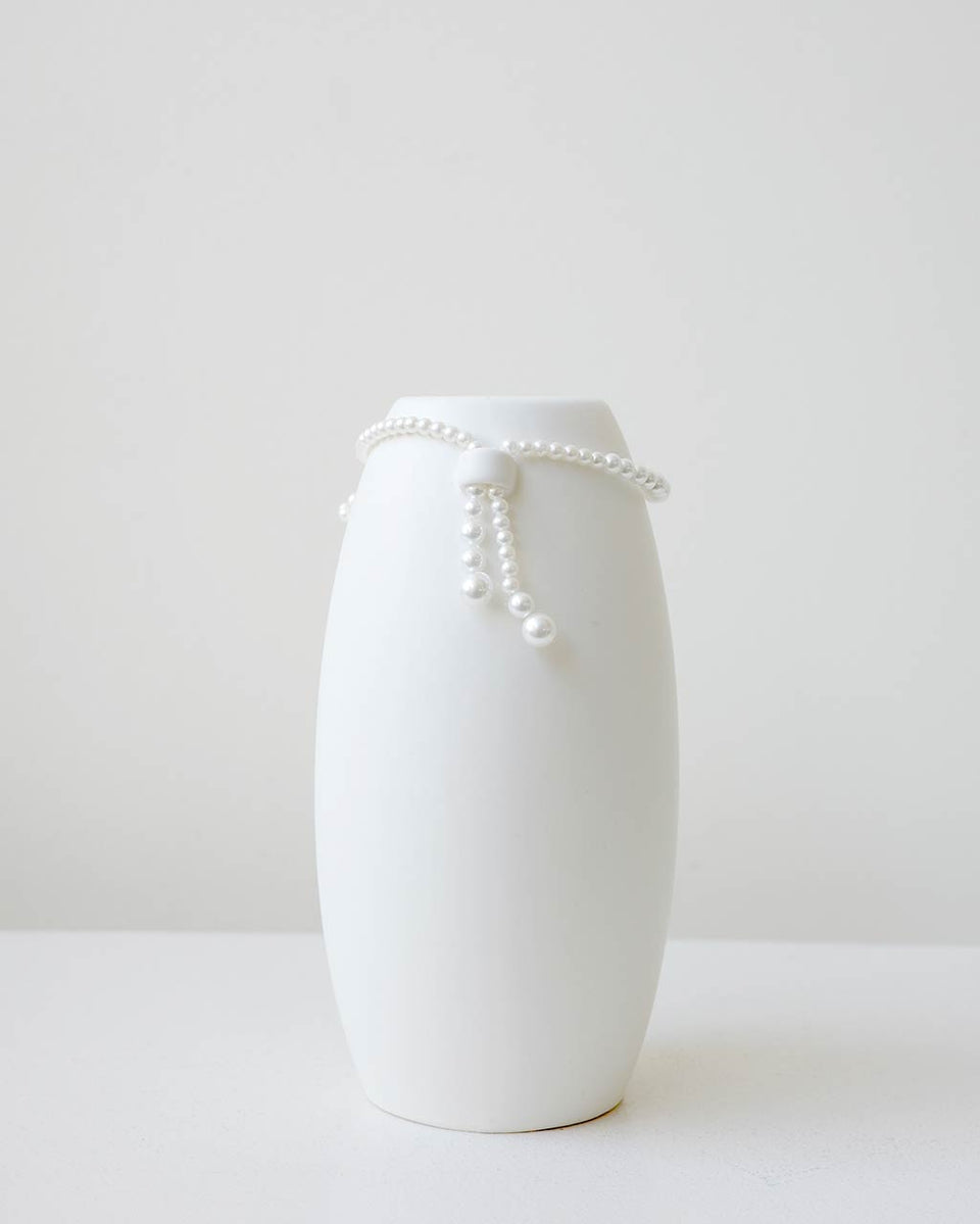 B160 - Petit vase blanc mat avec fausse perle