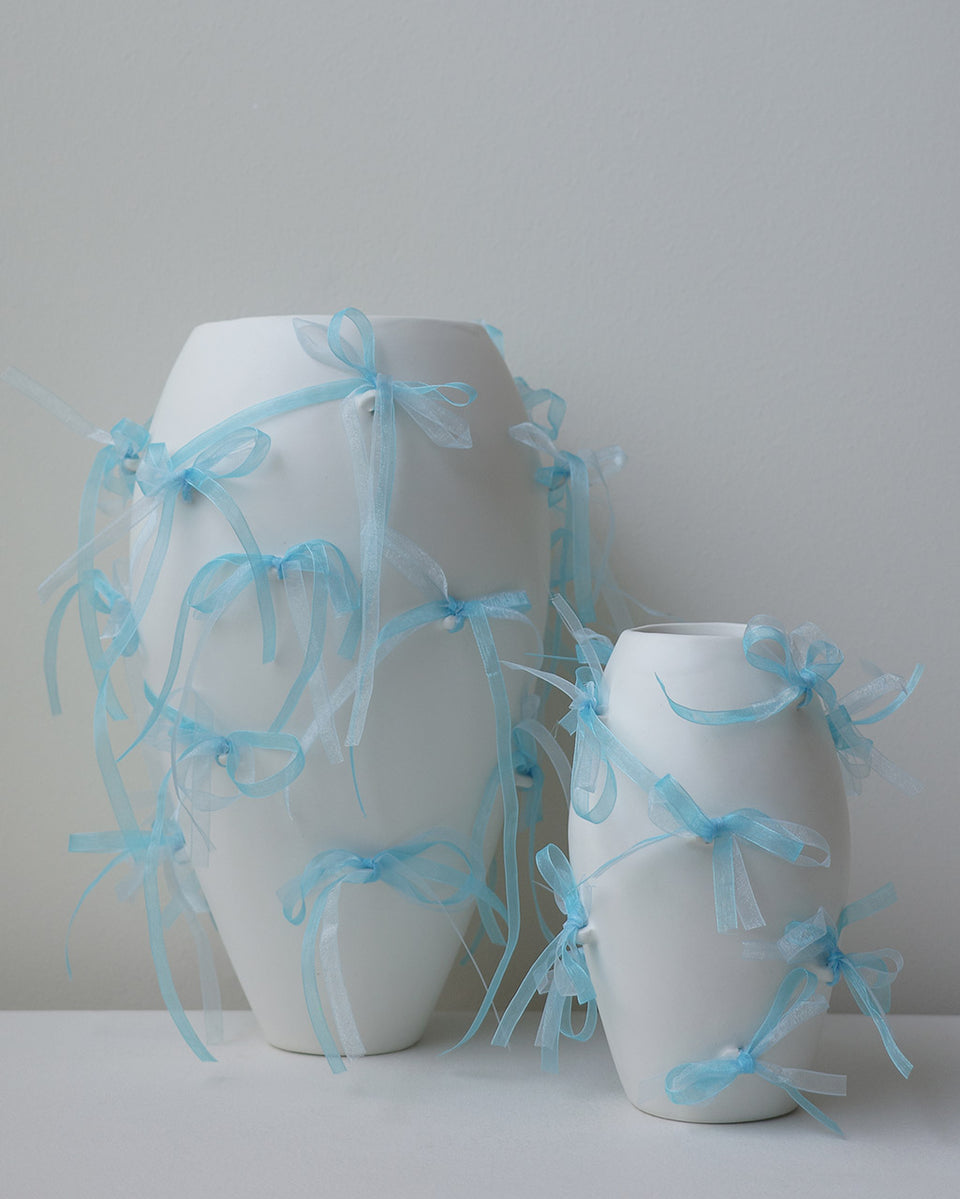 Pearly Pearl - Small Vase In Matte White w/ Organza Ribbon