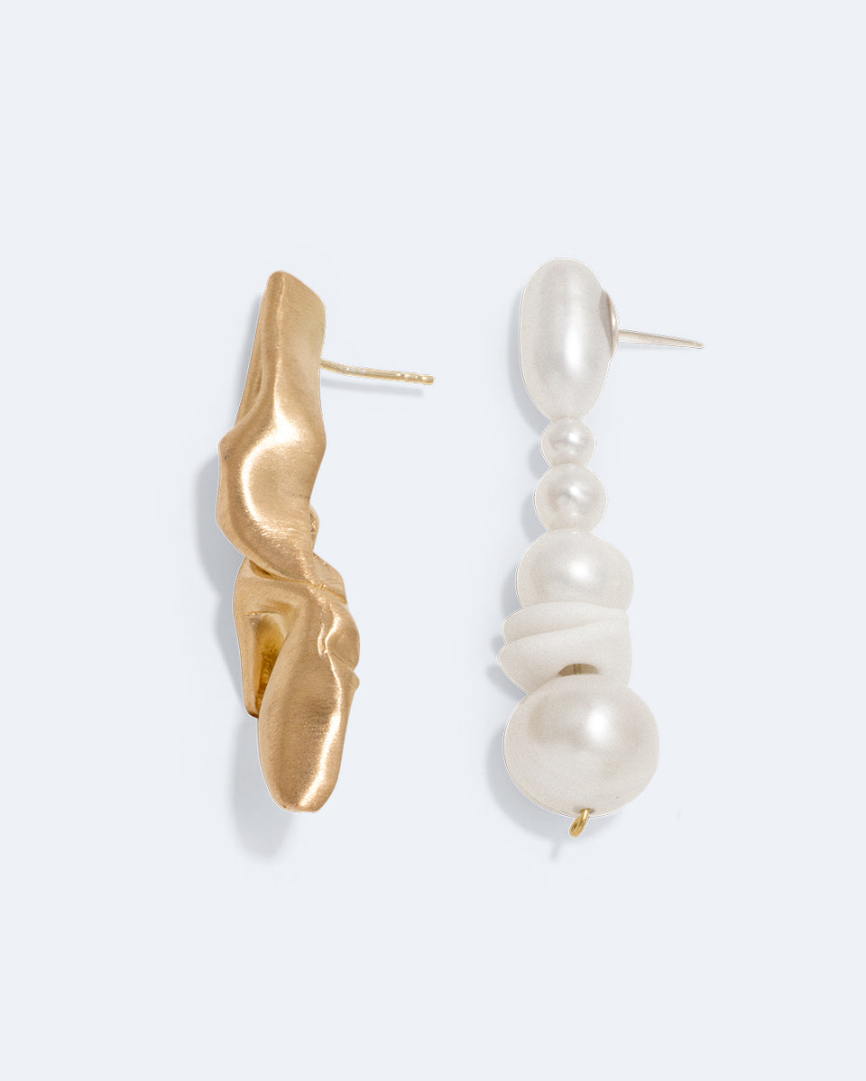 "Notsobig" Crumple - Pearl and Ceramic Gold Vermeil Earrings