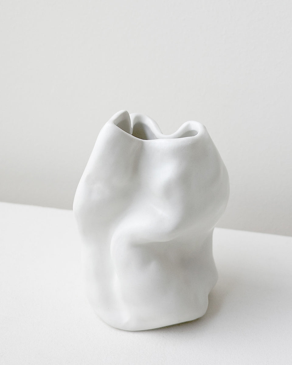 B90 - Large Vase in Matte White