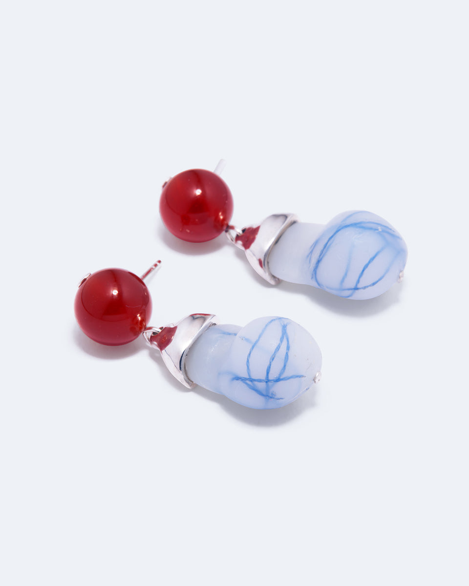 Beak - Boucles d'oreilles en argent recyclé avec résine bleue bio et agate dentelle rouge