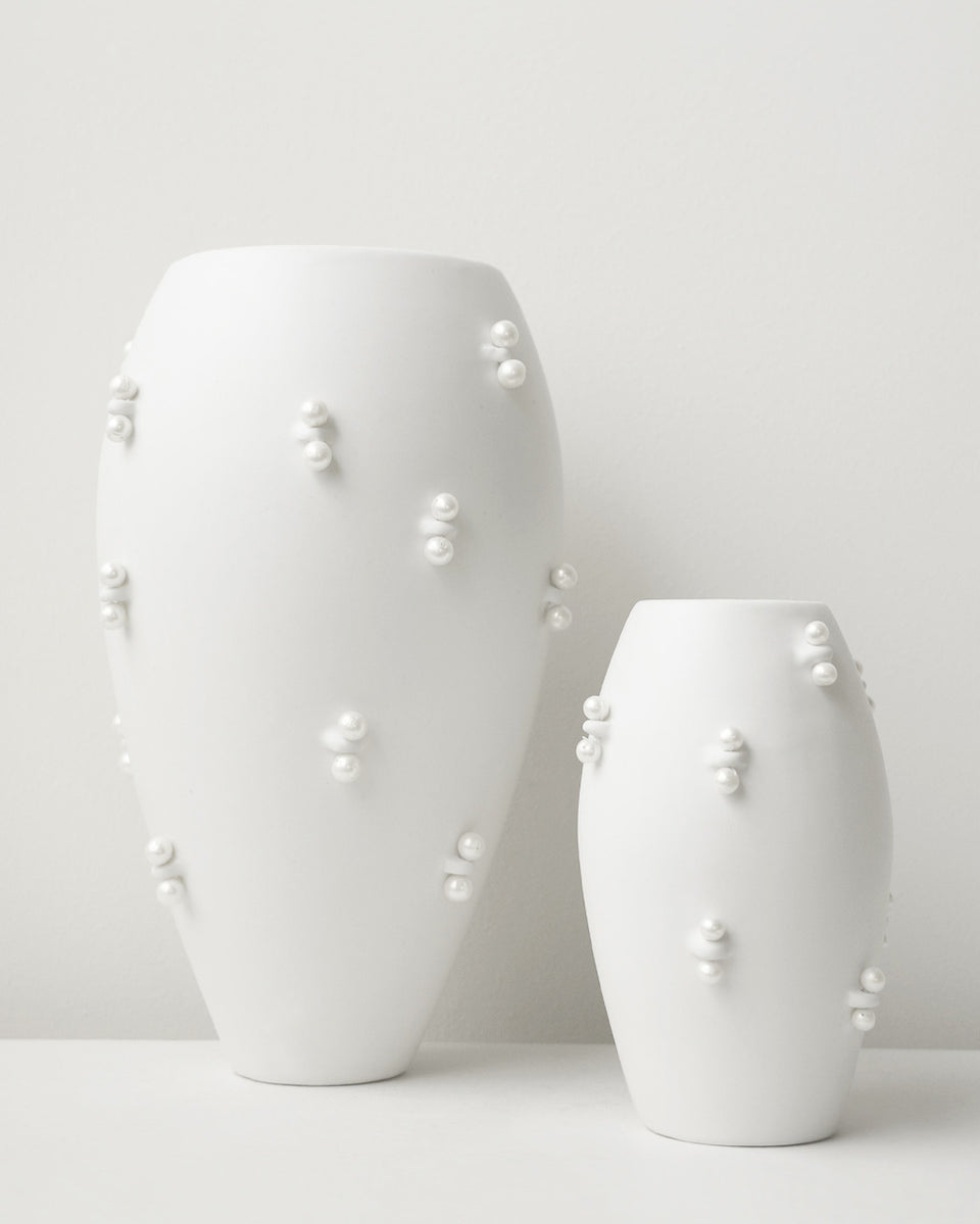 Pinched - Small Vase In Matte White w/ Freshwater Pearl