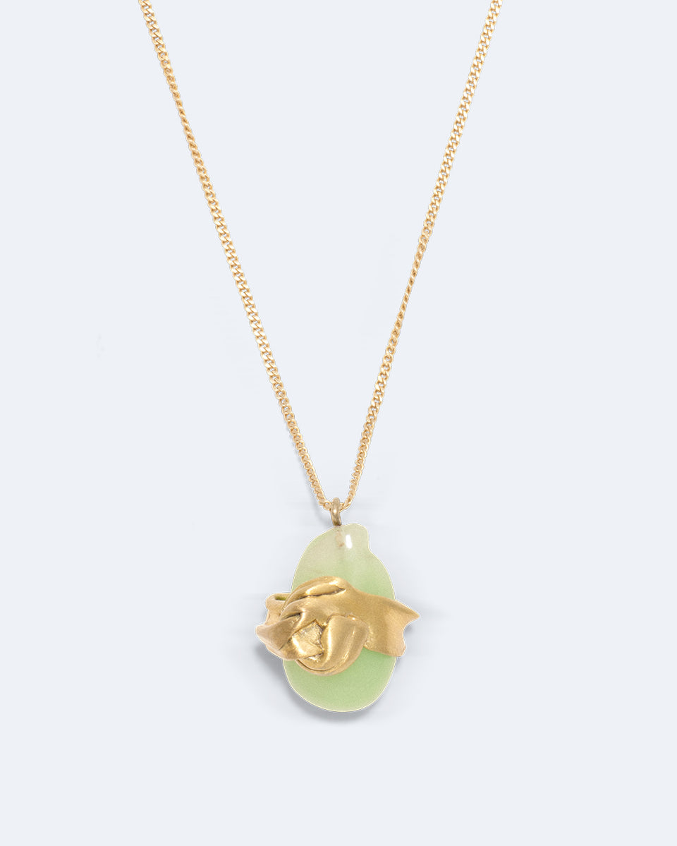 Enveloppé – Pendentif en biorésine de jade et vermeil