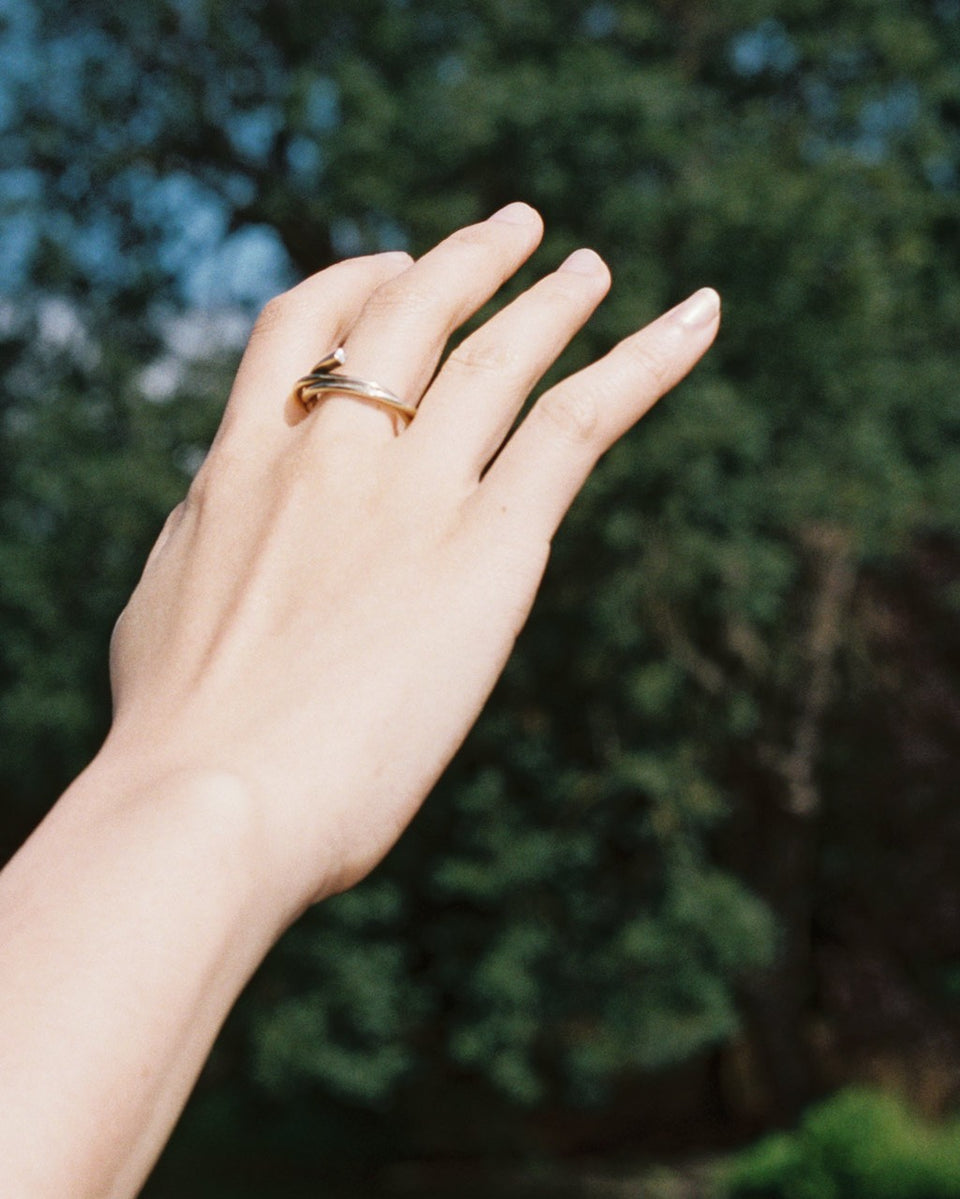Archéologie de l'ère industrielle - Bague en or jaune 18 carats et diamants