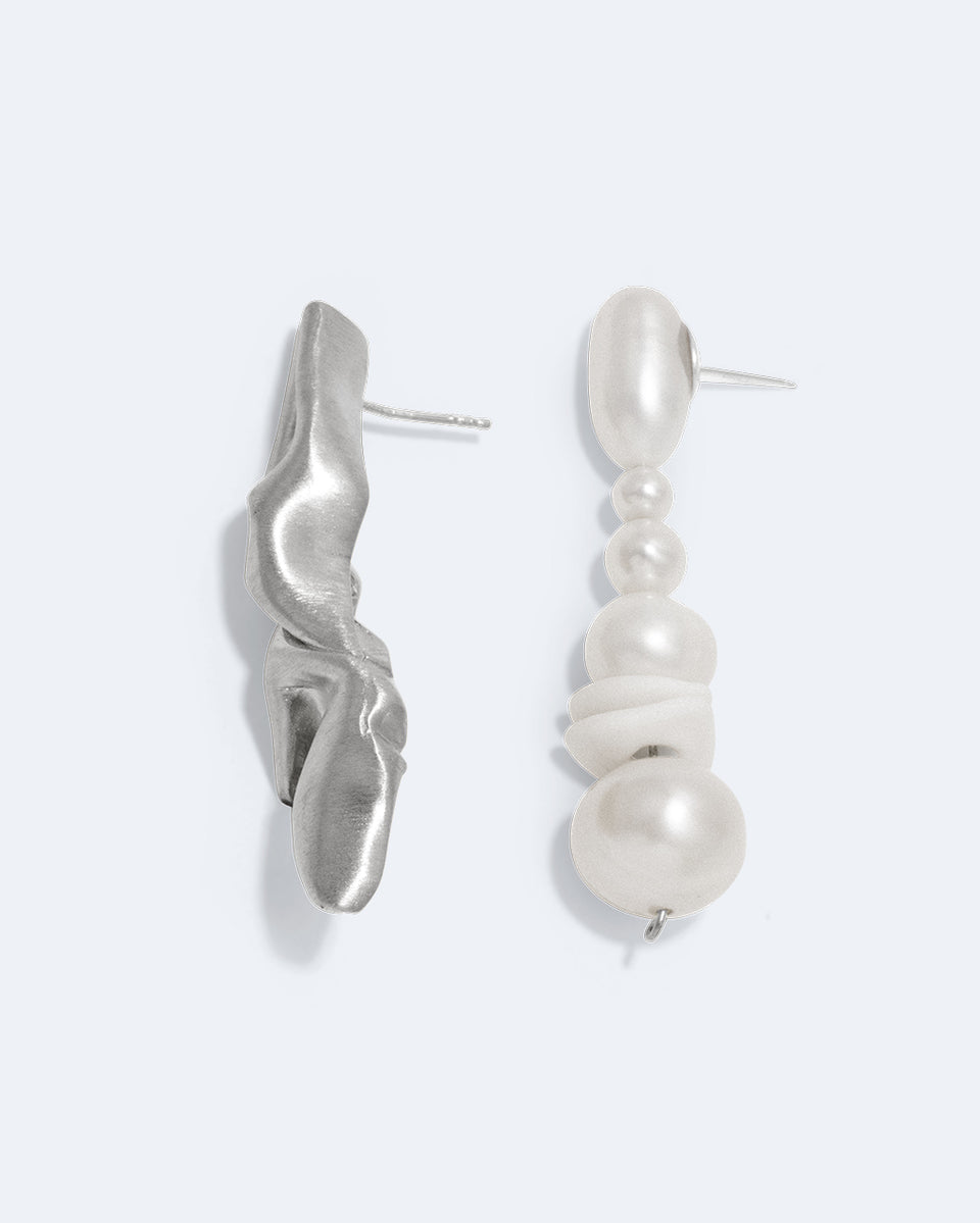 "Notsobig" Crumple - Pearl and Ceramic Platinum Plated Earrings
