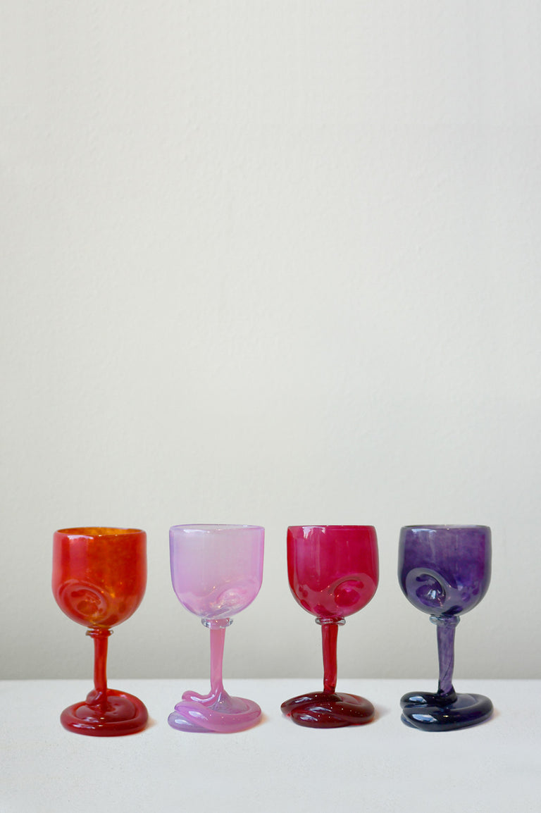 Dégel – Lot de 4 verres à vin recyclés rouges, roses, magenta et violets
