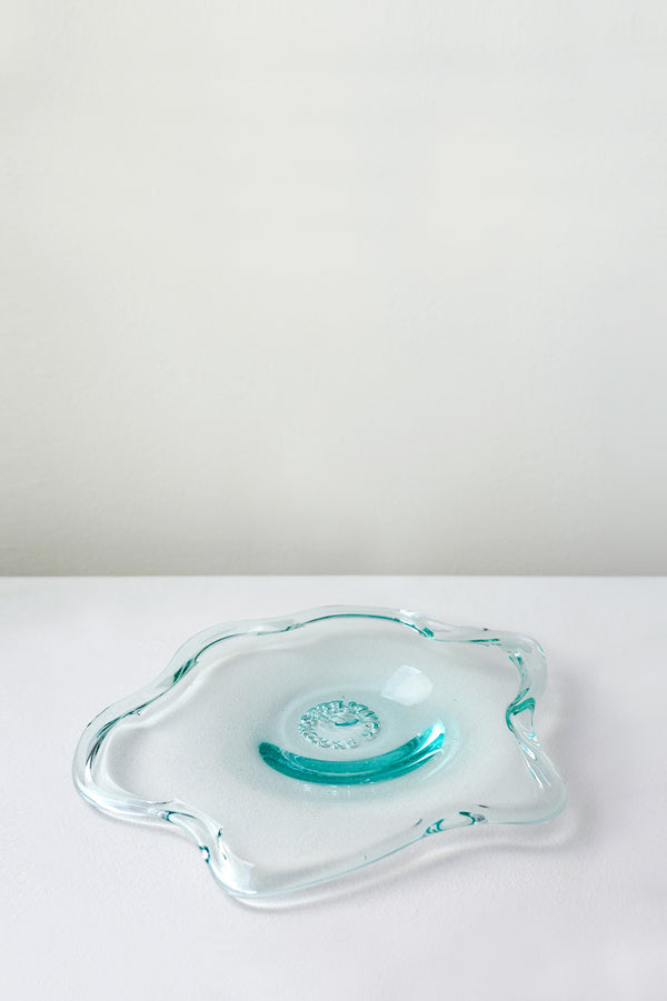 Assiette plate moyenne en verre recyclé Pond - Transparent