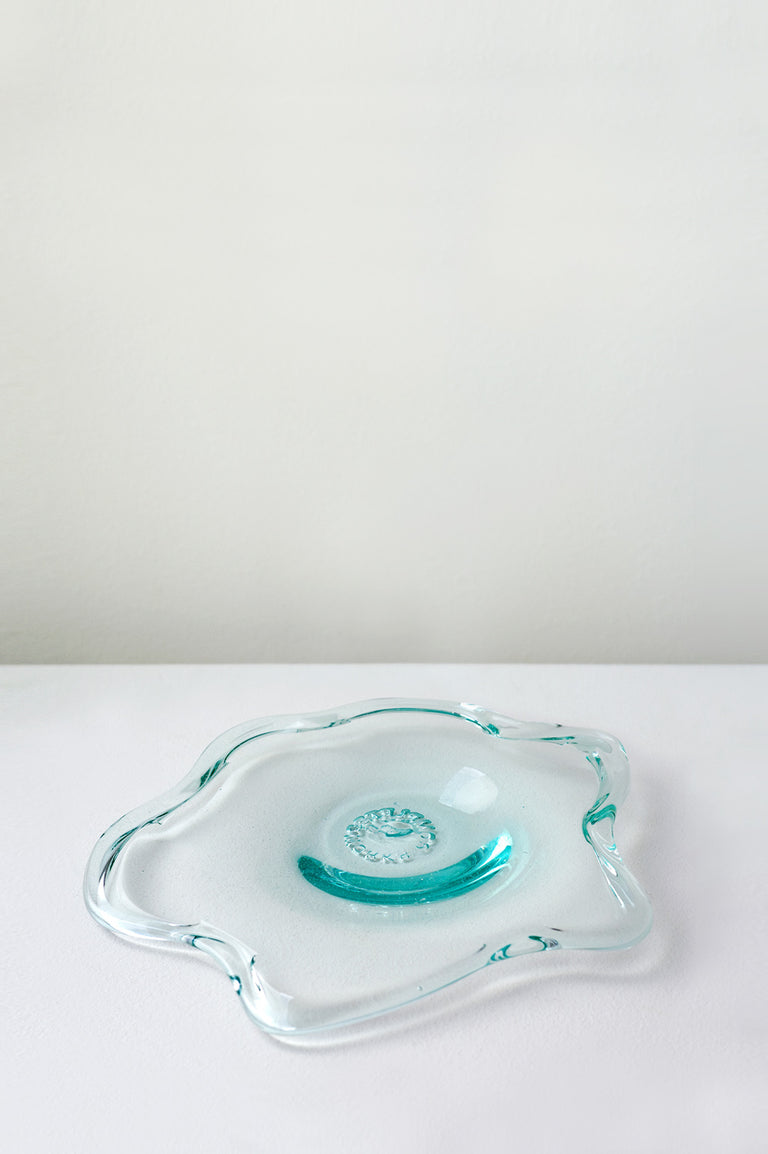 Assiette plate moyenne en verre recyclé Pond - Transparent