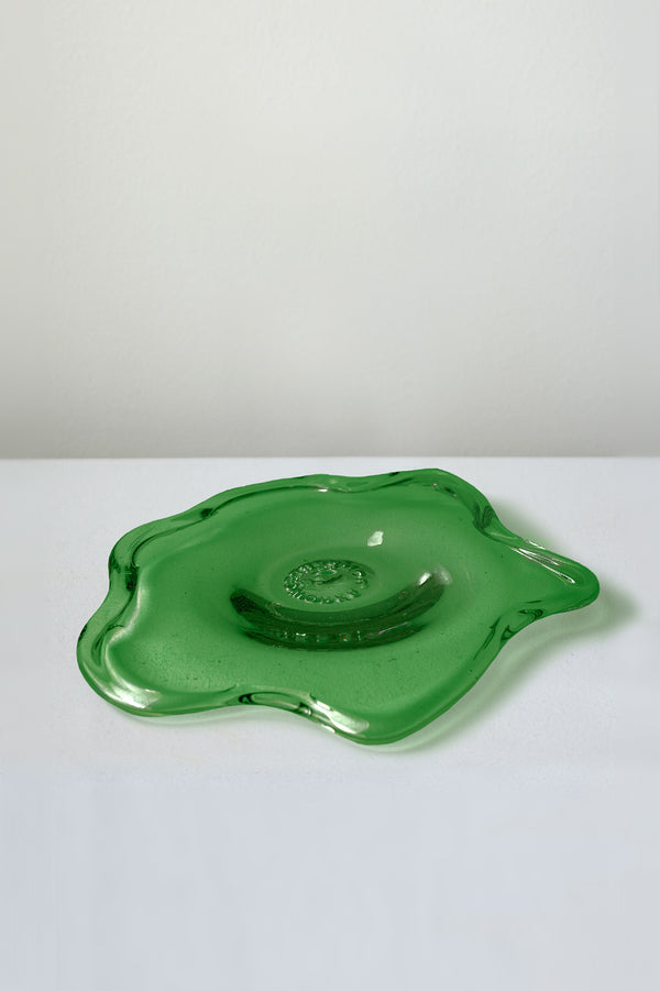 Pond - Assiette plate moyenne en verre recyclé vert feuille