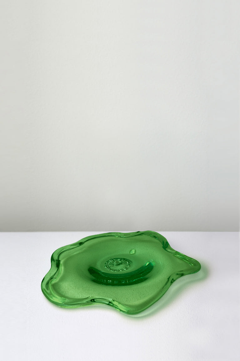 Assiette d'appoint Pond en verre recyclé, vert feuille