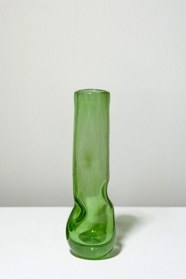 B116 - Petit vase froissé en verre recyclé vert feuille