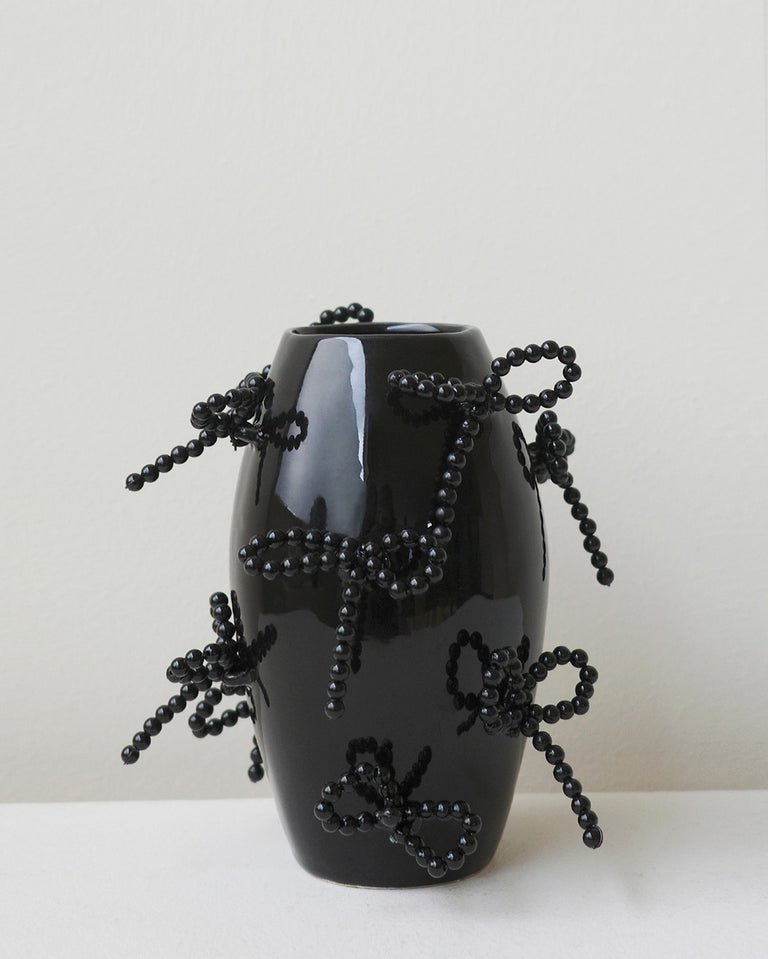 Vase « Notsobig » Power, Corruption, Lies – Noir Brillant avec Nœuds de Perles Fantaisie