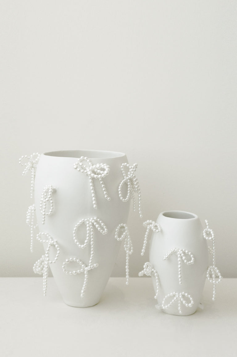 Pearly Pearl - Large Vase In Matte White w/ Faux Pearl Bows
