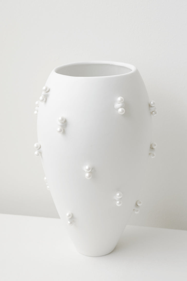 Pinched - Large Vase In Matte White w/ Freshwater Pearl