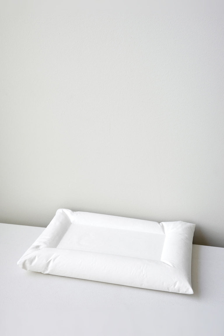 B135 - Ceramic Cushion Tray in Matte White