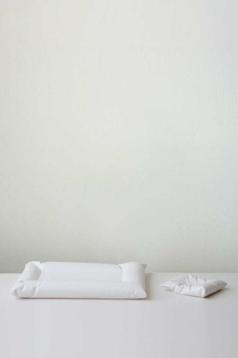 B135 - Ceramic Cushion Tray in Matte White