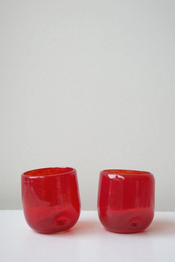 Thaw - Lot de 2 gobelets à fossettes en verre recyclé rouge