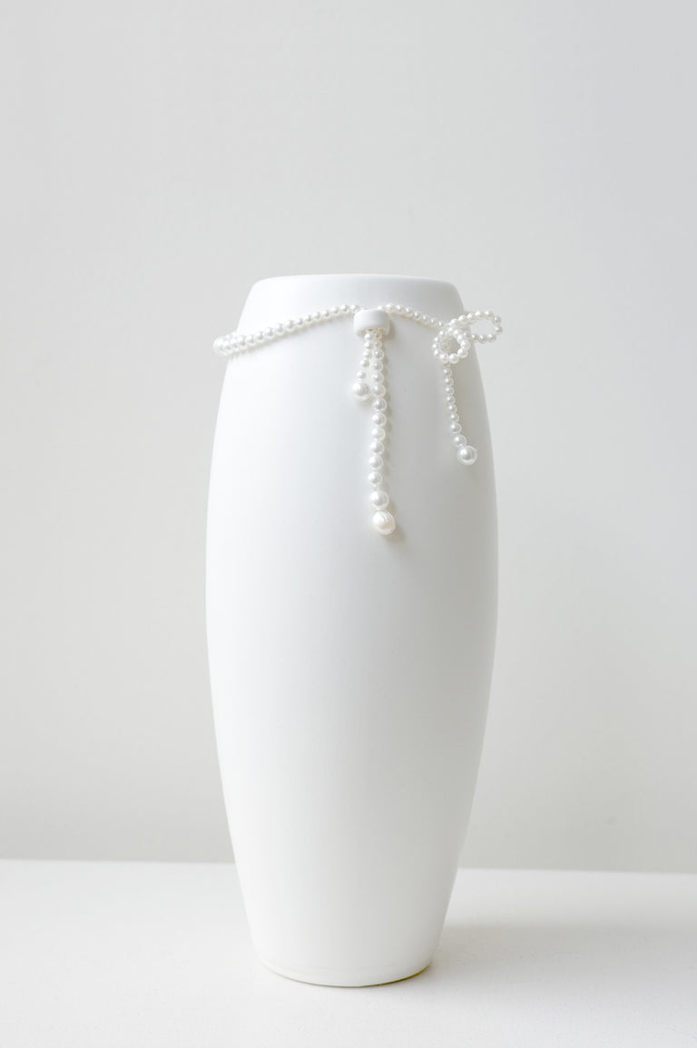 B155 - Medium Vase In Matte White w/ Faux Pearl
