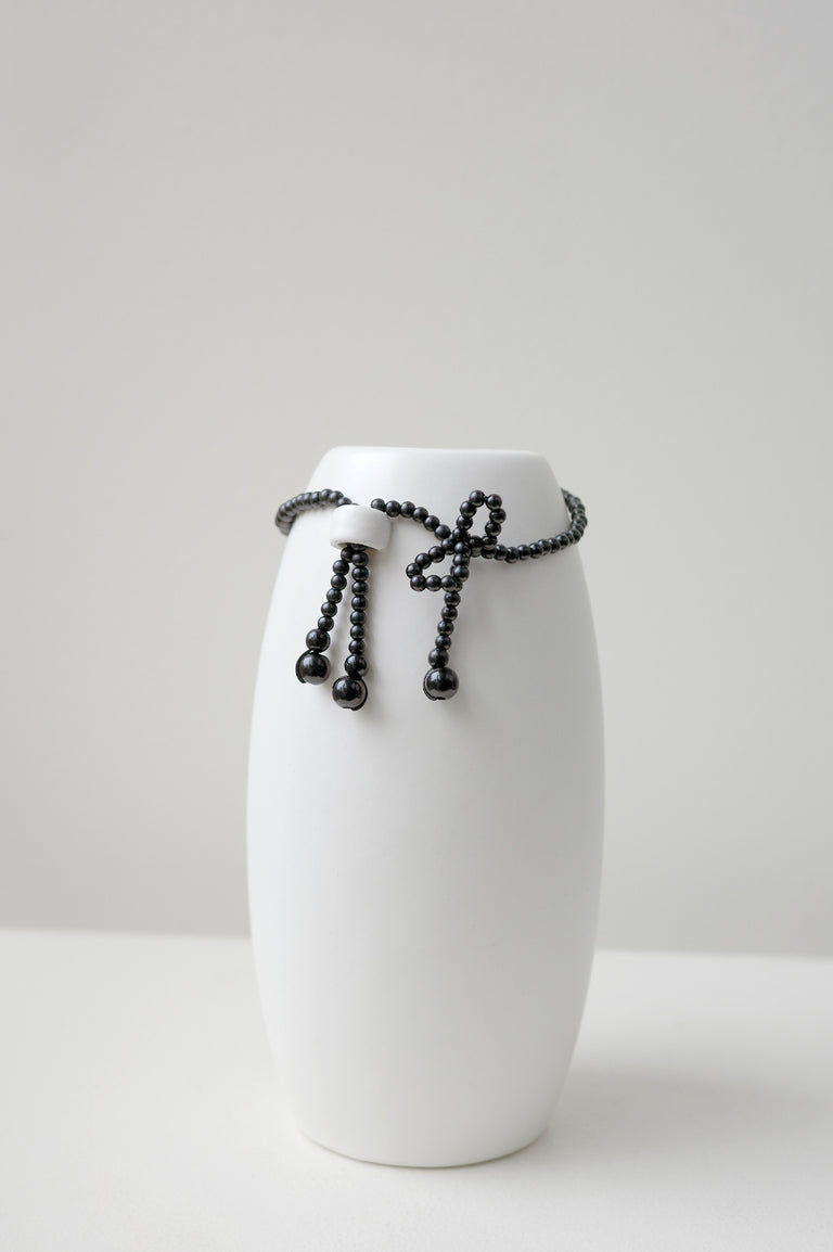 B160 - Petit vase blanc mat avec fausse perle