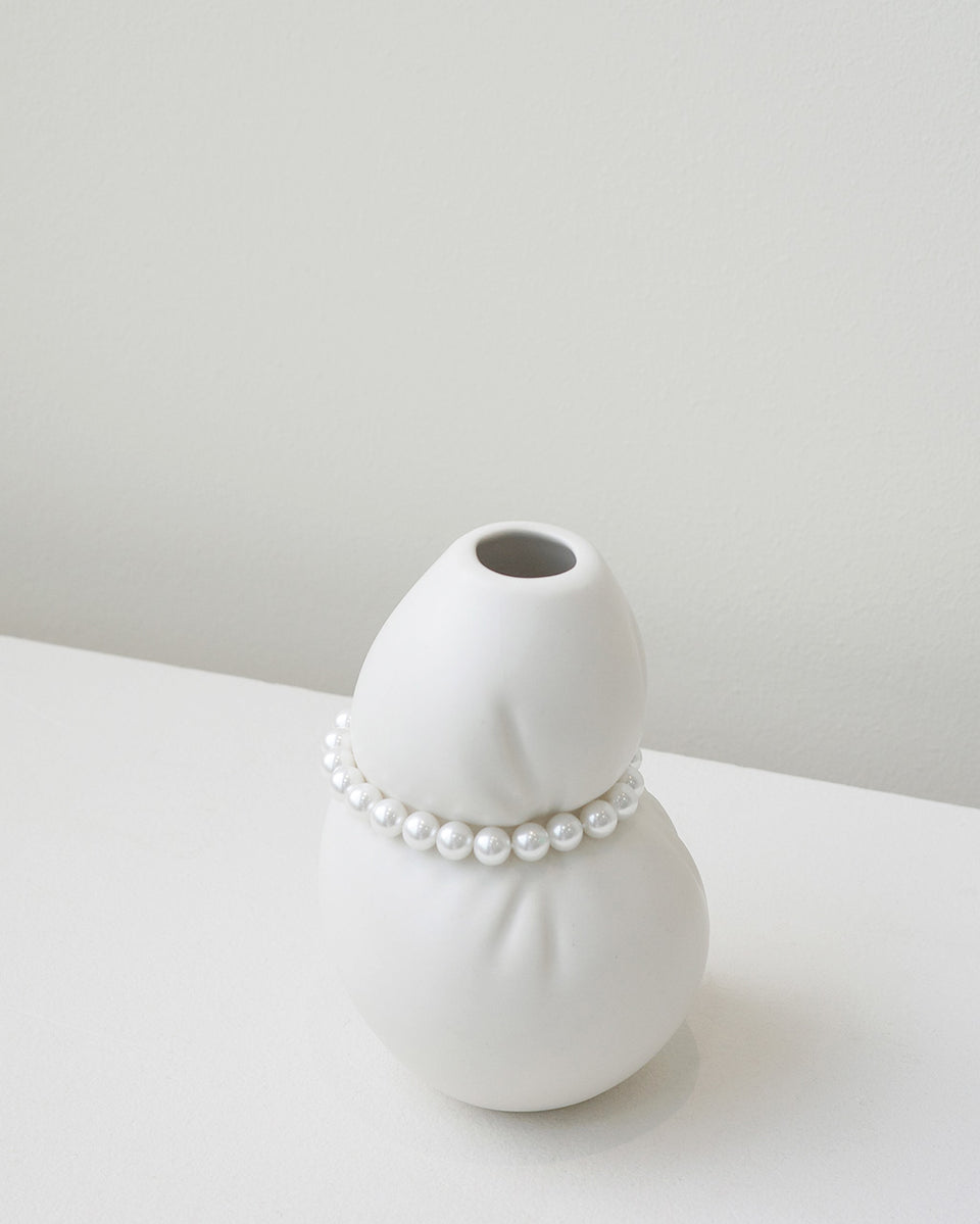 Squeezed - Small Vase in Matte White w/ Faux Pearls