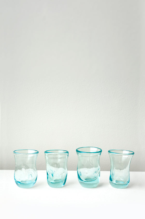 B98 - Lot de 4 mini verres recyclés transparents