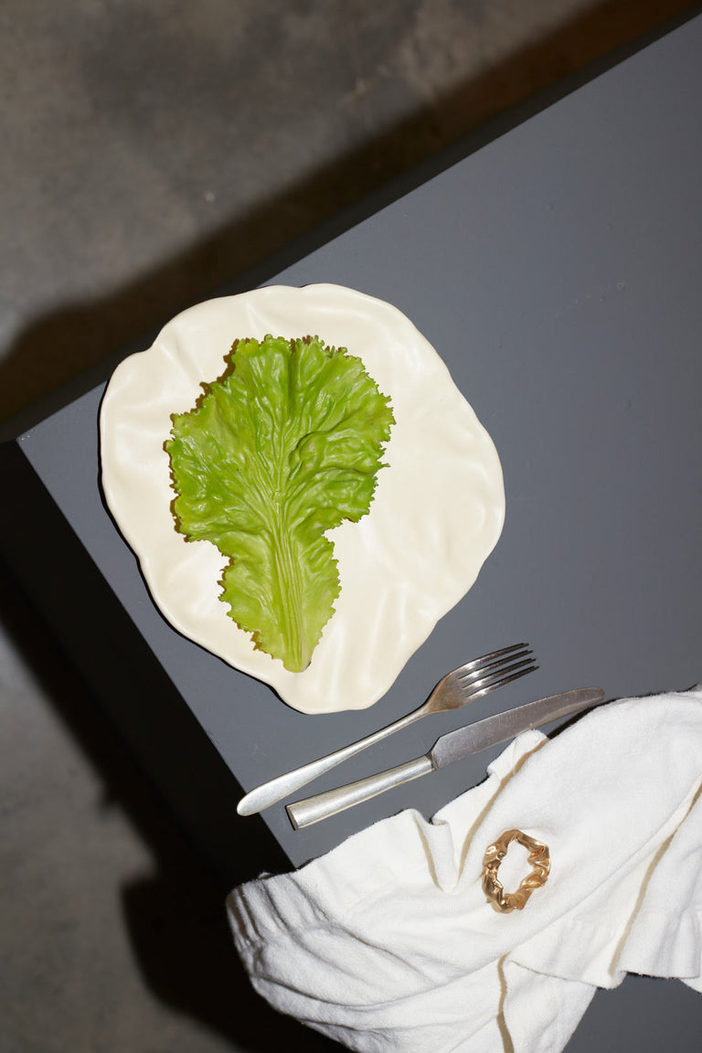 L'assiette parfaite pour dérouter un beau-parent – Assiette moyenne en jaune mat