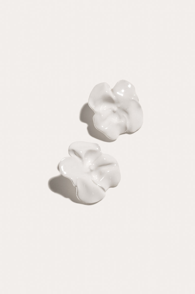 E07 - Boucles d'oreilles en émail blanc et argent recyclé