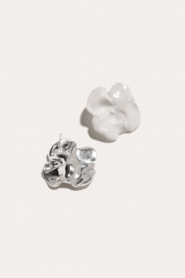 E07 - Boucles d'oreilles en émail blanc et argent recyclé