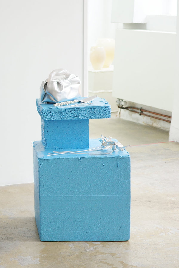 Table d'appoint bleue