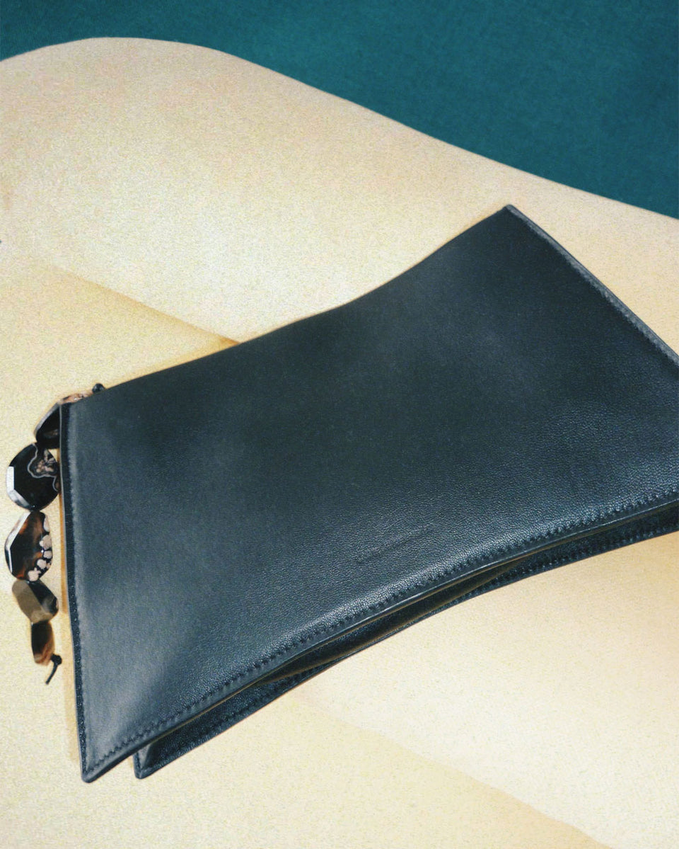 G21 - Pochette en cuir noir et pierre