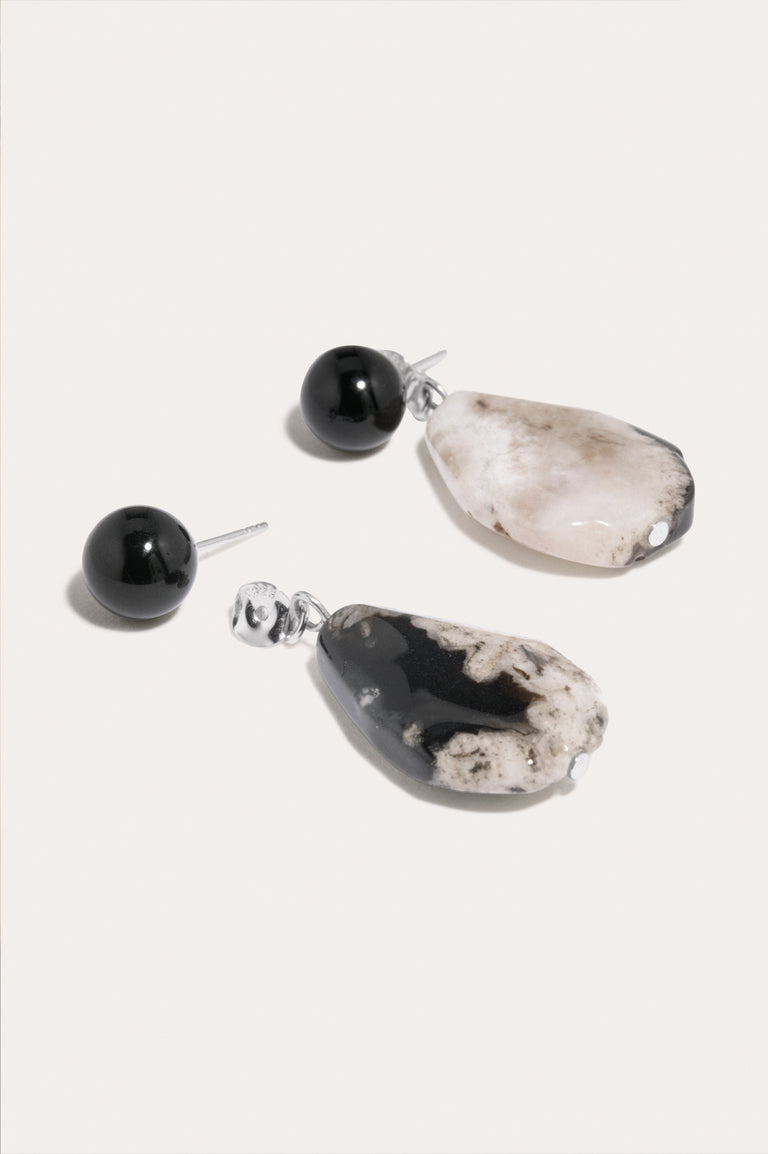 H103 - Boucles d'oreilles en argent recyclé Agate Fleur de Cerisier Noire et Onyx Noir