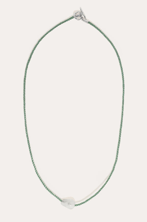H57 - Collier en argent recyclé avec bio-résine et cordon vert