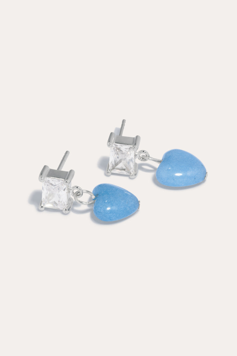 La fenêtre du cœur - Boucles d'oreilles en argent recyclé avec perle cœur bleue et oxyde de zirconium