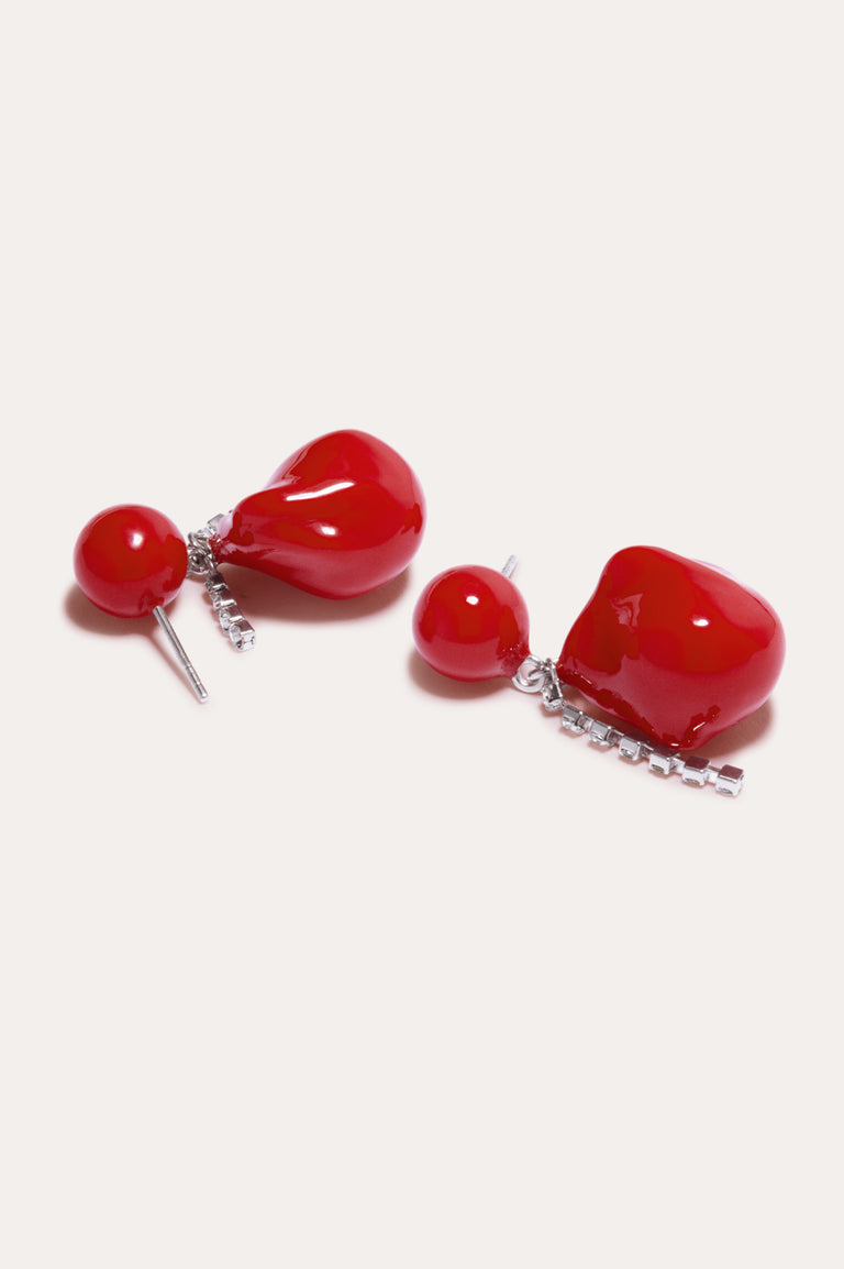Entre les marées - Boucles d'oreilles en résine rouge et strass plaquées rhodium