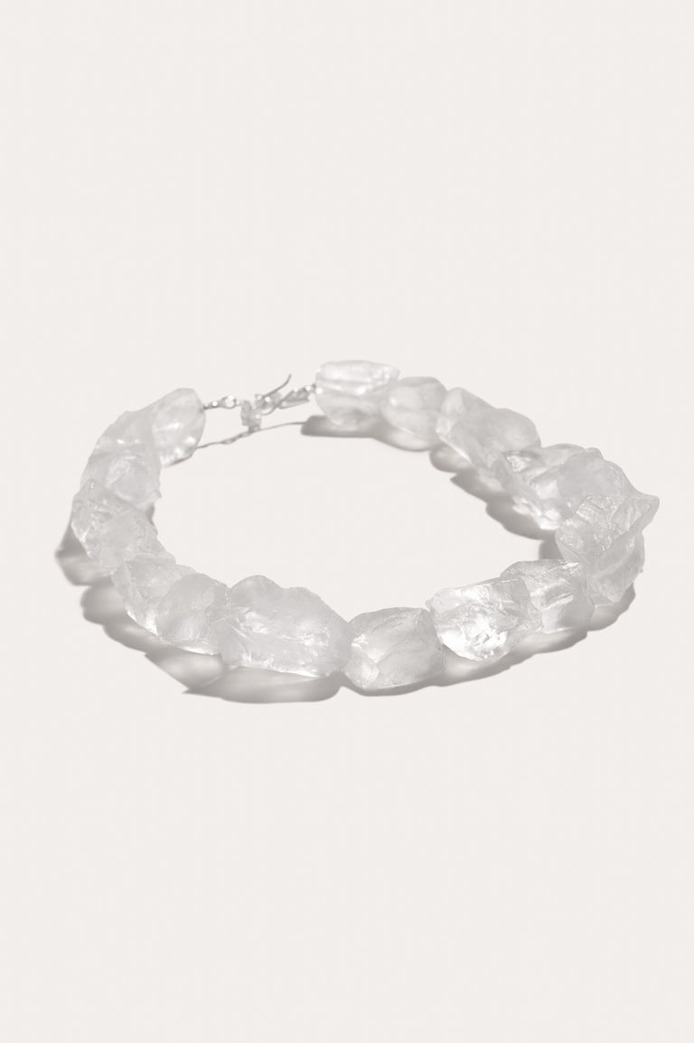 H95 - Collier en résine transparente et argent recyclé
