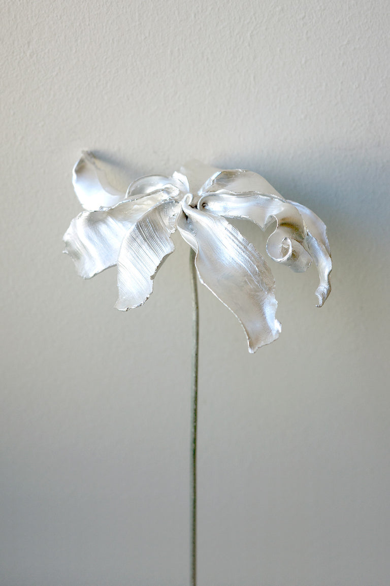 L57 - Flower Ornament in Silver