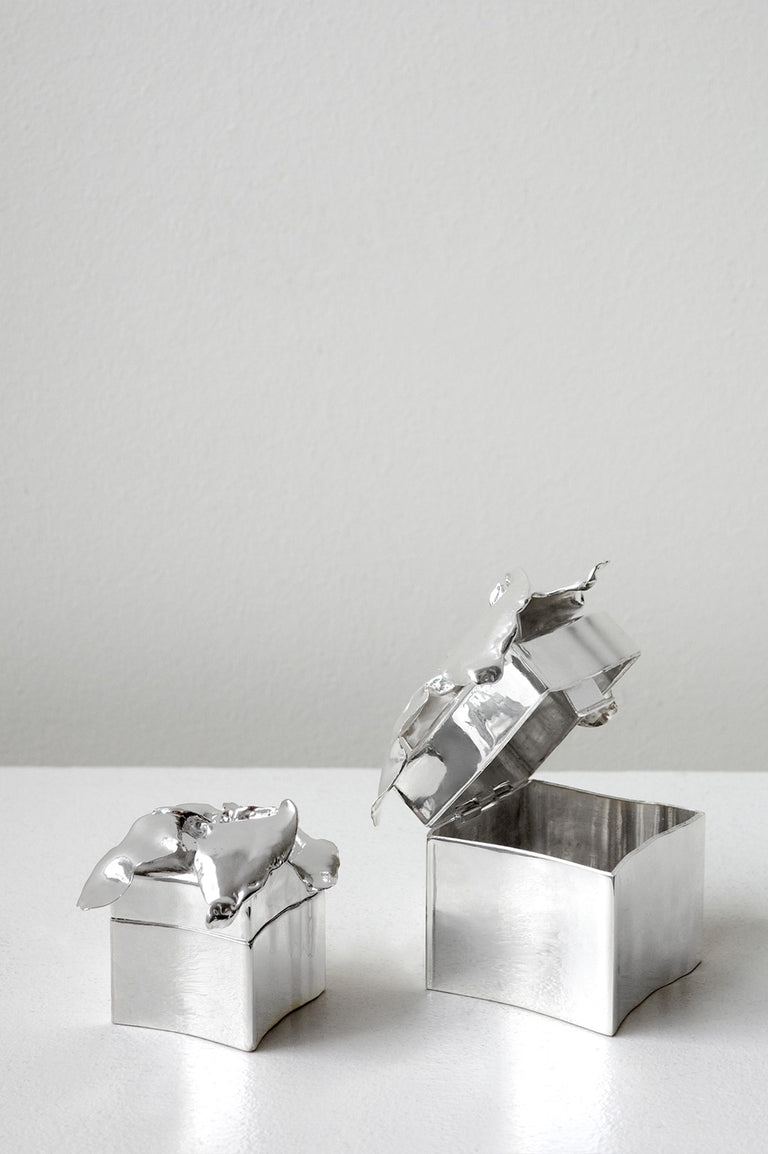 Petite boîte à bibelots fleurie - Boîte à bijoux en argent