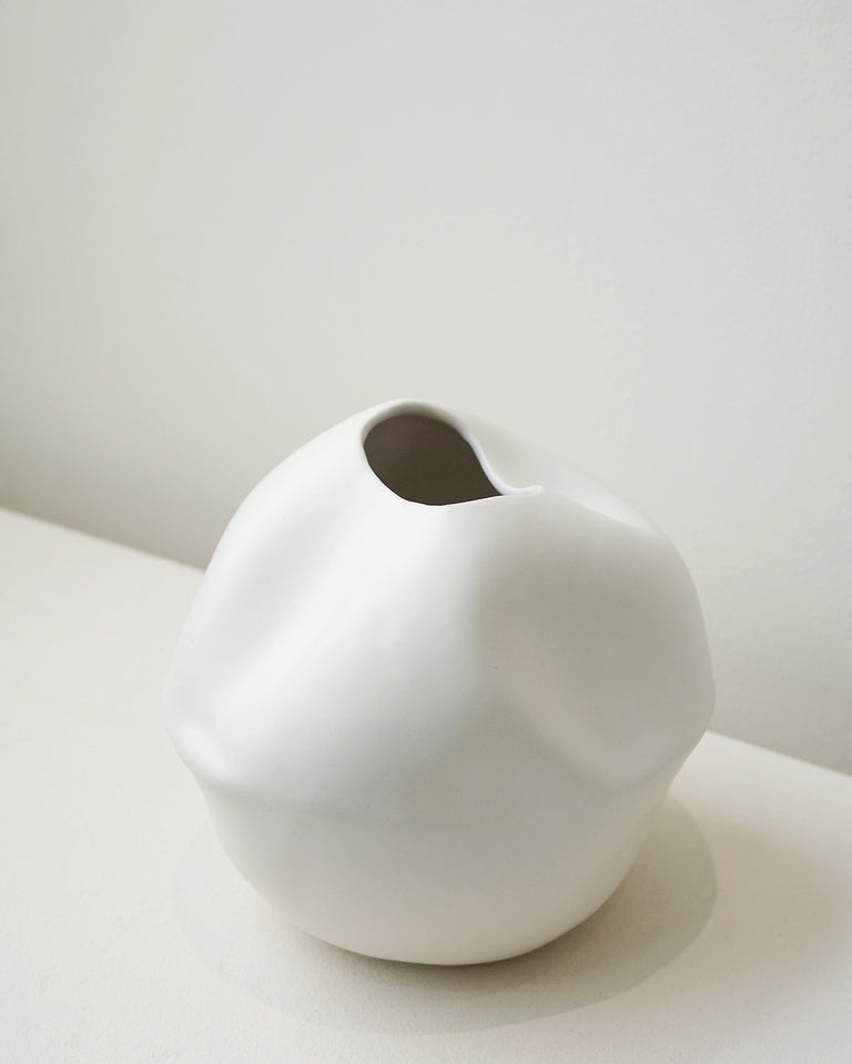 Livre interdit n° 2 - Grand vase blanc mat