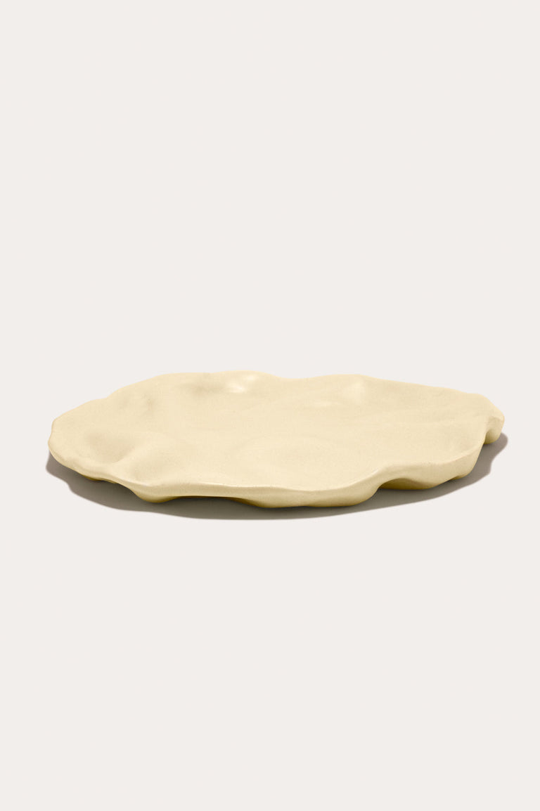 L'assiette parfaite pour dérouter un beau-parent – Assiette moyenne en jaune mat