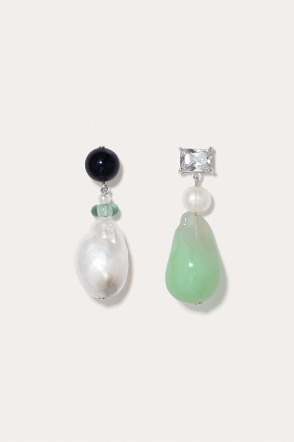 Tourbe - Boucles d'oreilles en argent recyclé avec perle, onyx, perle de verre, bio-résine et zircone