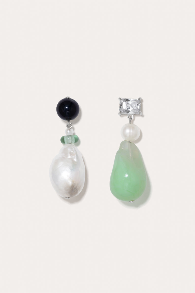 Tourbe - Boucles d'oreilles en argent recyclé avec perle, onyx, perle de verre, bio-résine et zircone